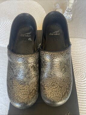 Dansko clogs size 38
